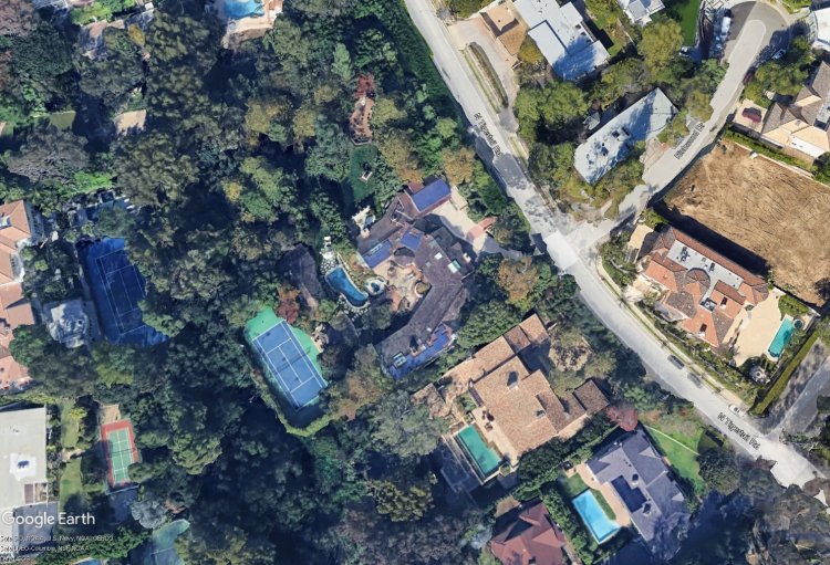 Actor Jim Carrey Sells Brentwood Mansion After 10 Million Price Drop